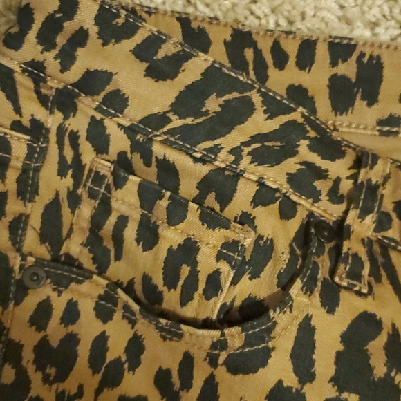 SOLD!!! LANE BRYANT Leopard Print Jeans - Size 18 - Picture 5 of 8